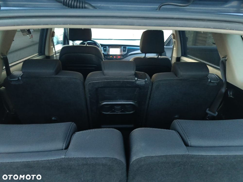 Kia Carens - 7