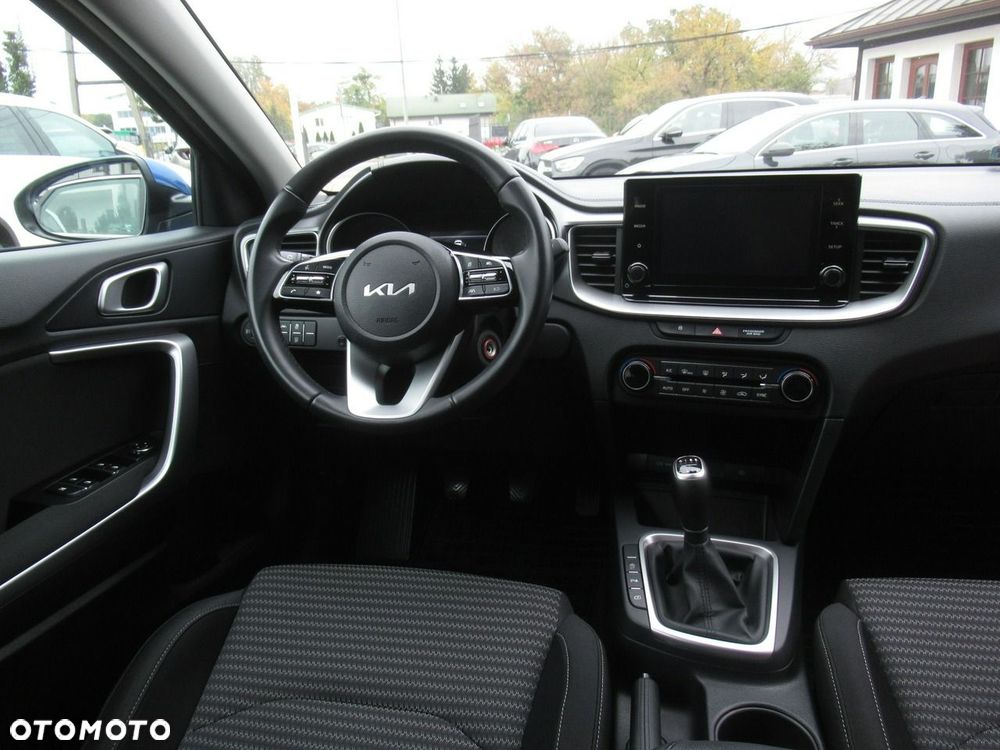 Kia Ceed 1.5 T-GDI M - 11
