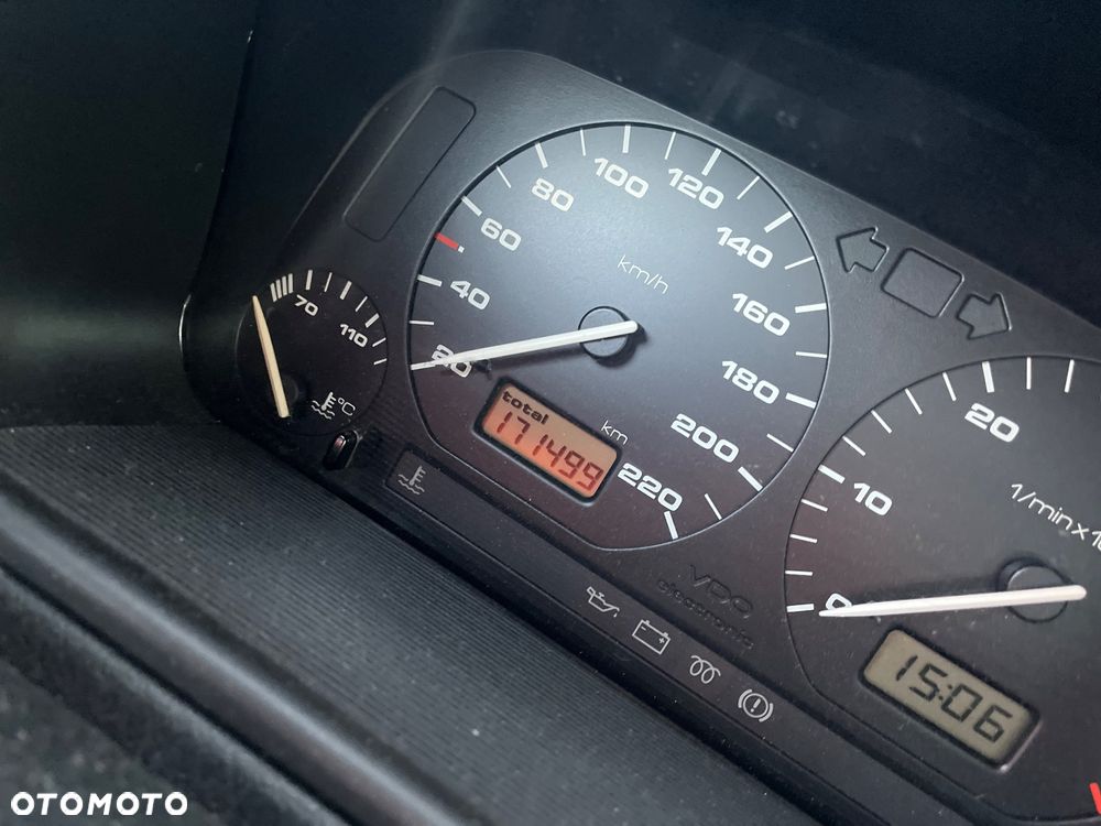 Volkswagen Golf - 10