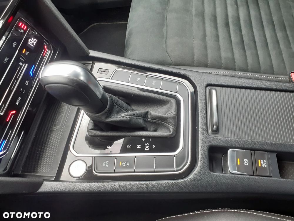 Volkswagen Passat 2.0 TSI Elegance DSG - 25