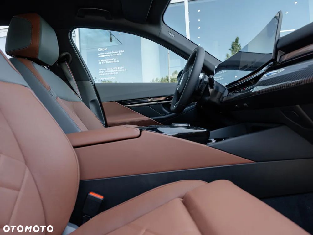BMW Seria 5 540d xDrive - 10