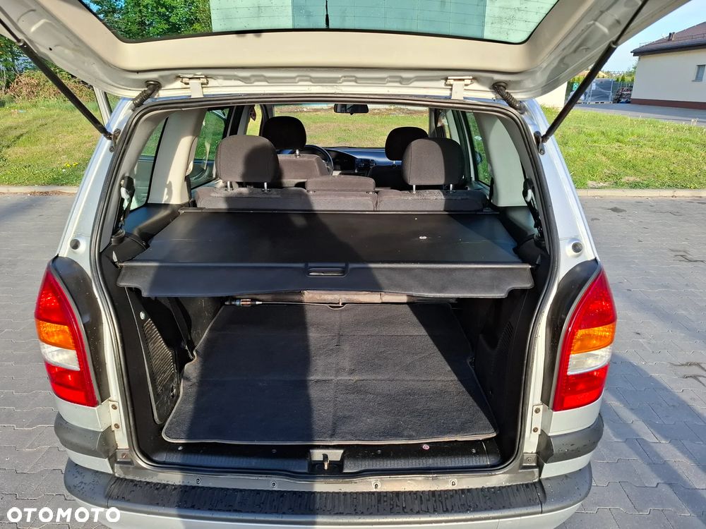 Opel Zafira 2.2 - 6