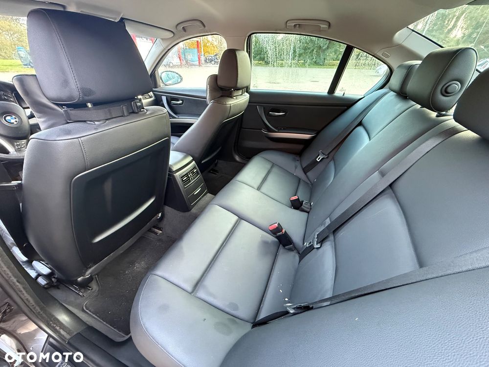 BMW Seria 3 318d - 27