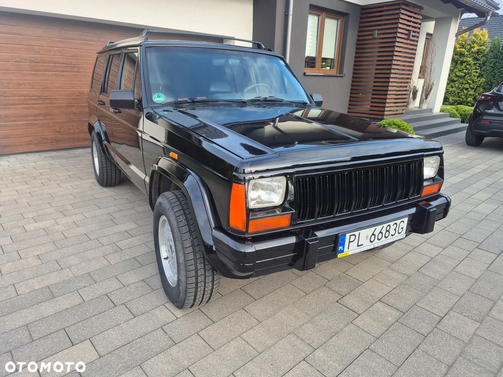 Jeep Cherokee - 1