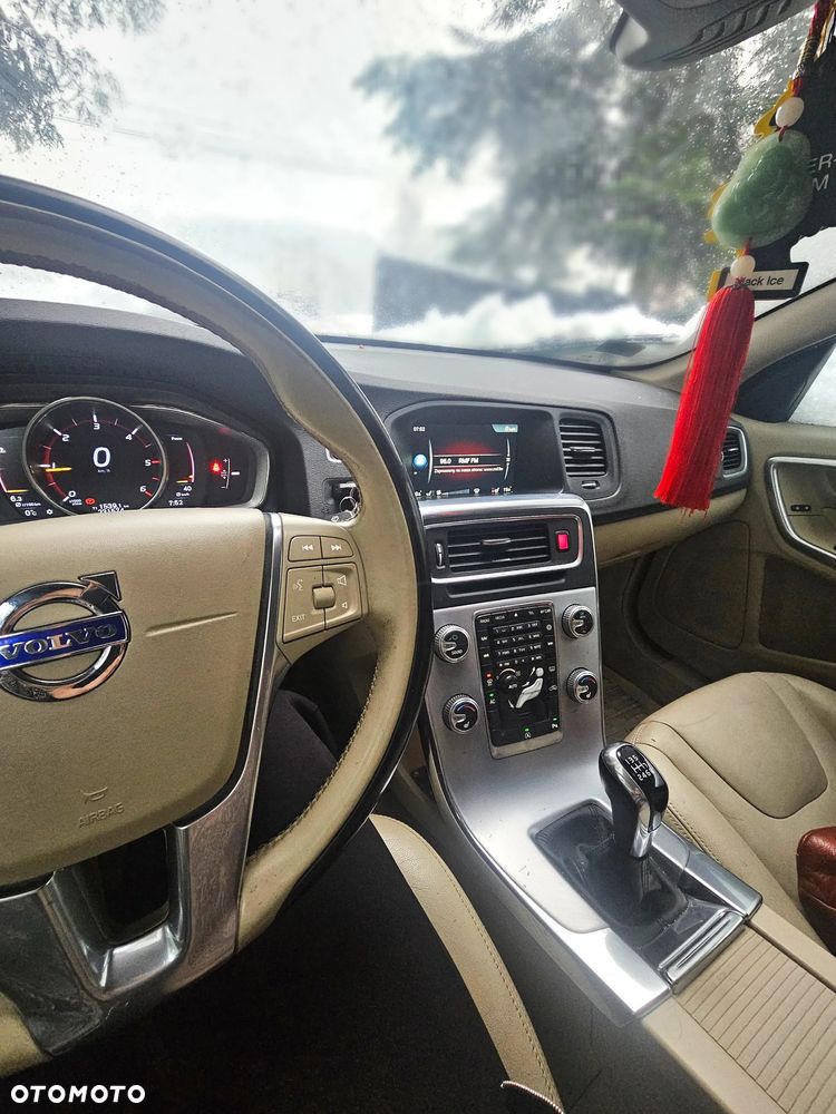 Volvo S60 D2 Summum - 3