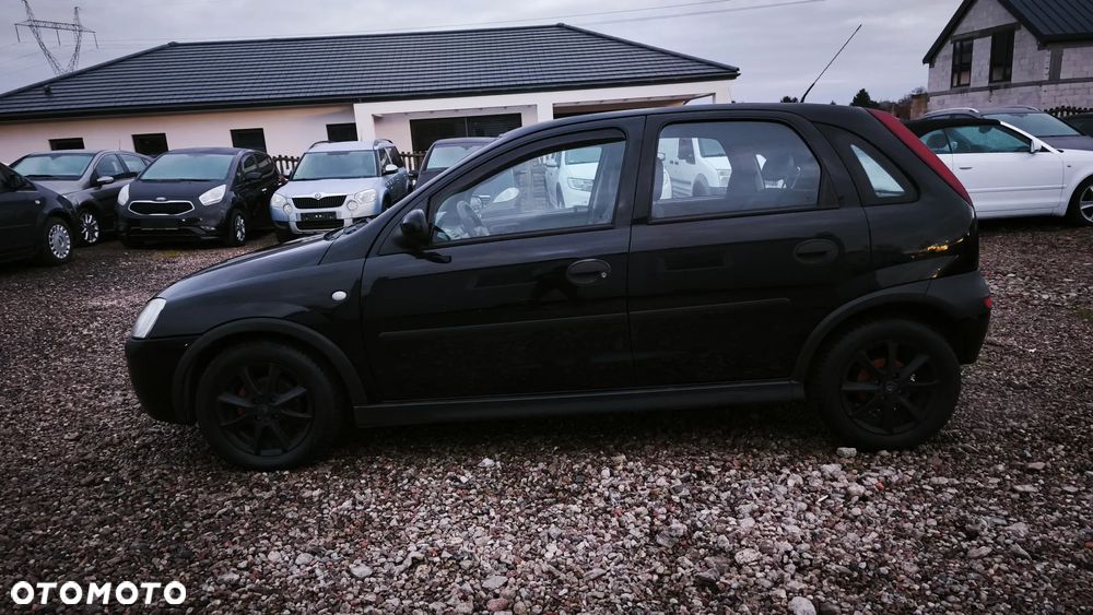 Opel Corsa 1.2 16V - 12