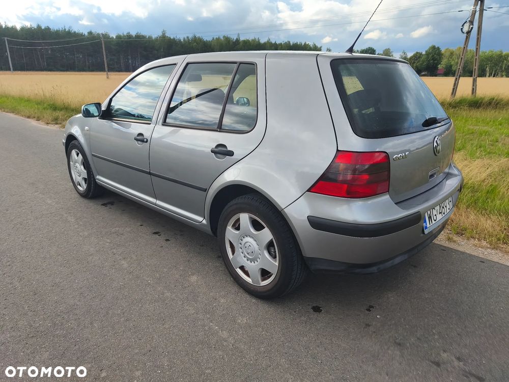 Volkswagen Golf 1.6 Comfortline - 5