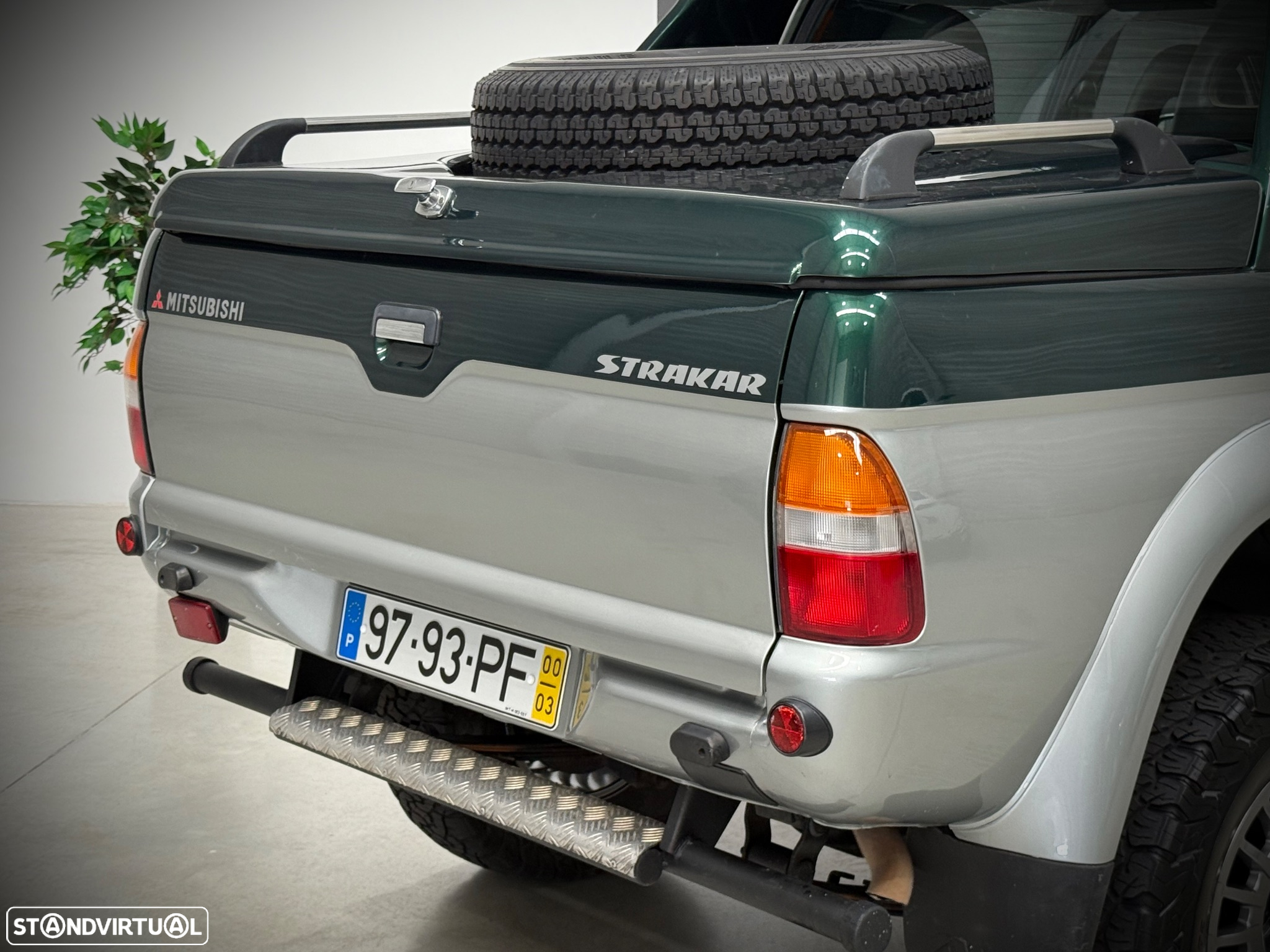 Mitsubishi L200 2.5 TD Strakar Sport CD - 24