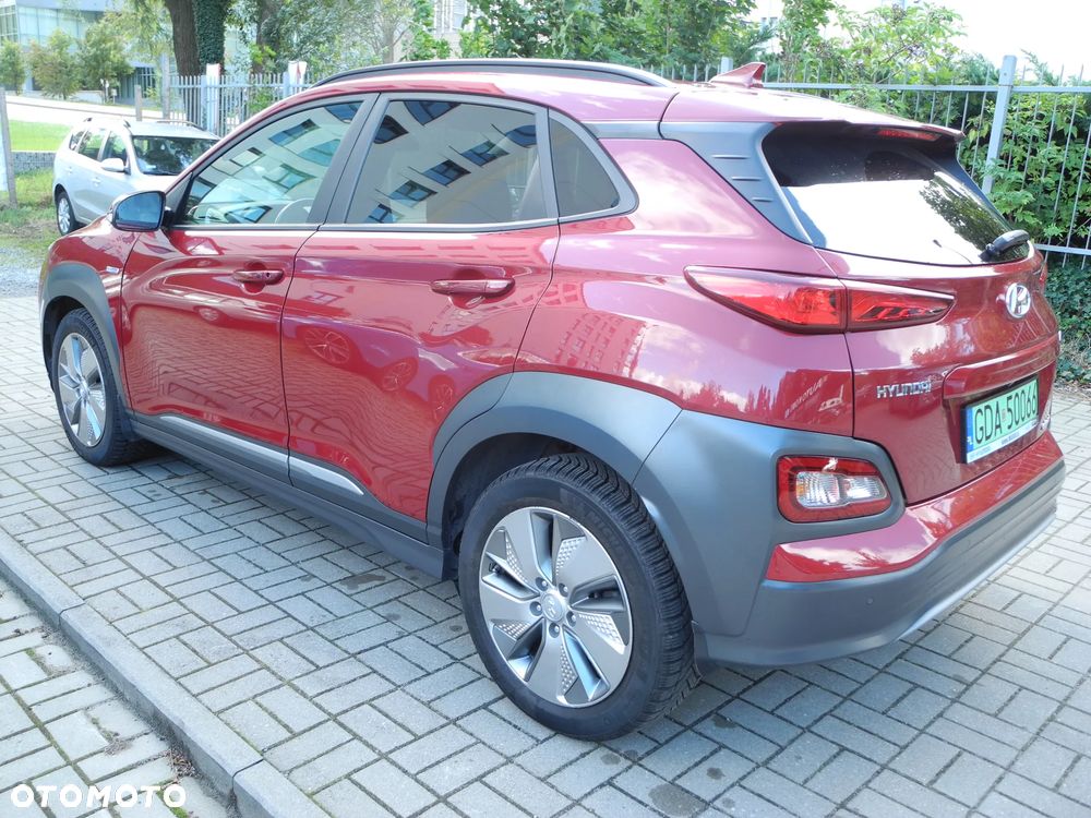 Hyundai Kona 64kWh Executive - 4