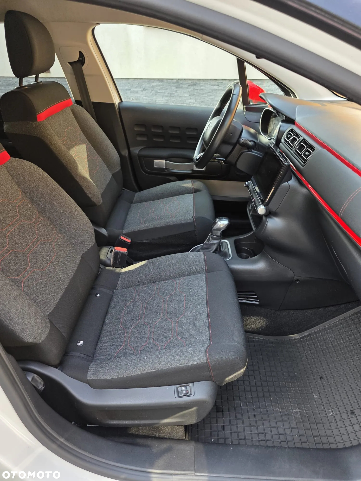 Citroën C3 1.2 PureTech Shine S&S - 16