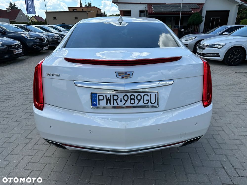 Cadillac XTS - 36
