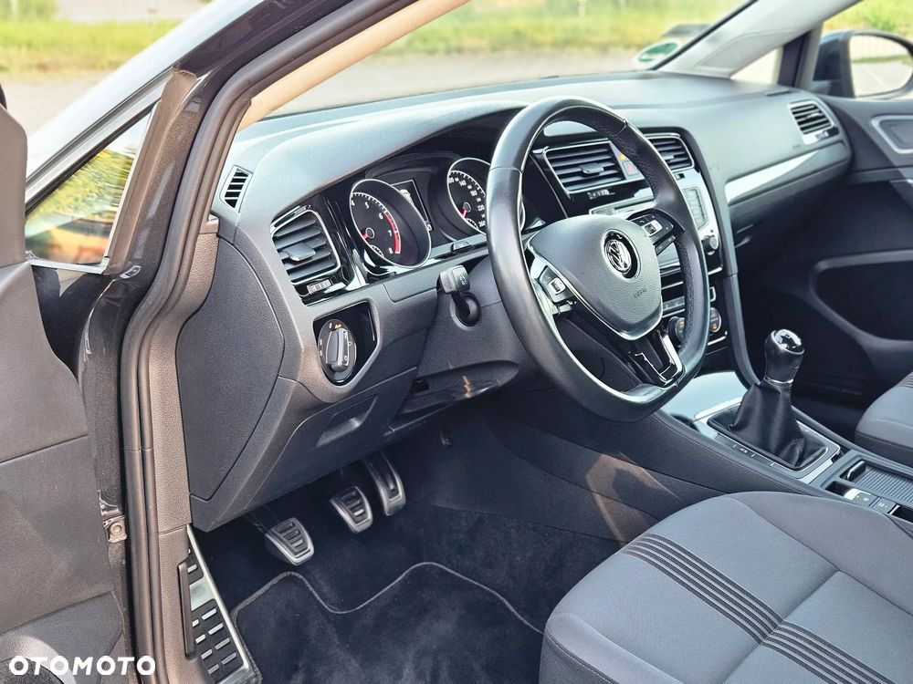 Volkswagen Golf 1.4 TSI BMT Comfortline - 26