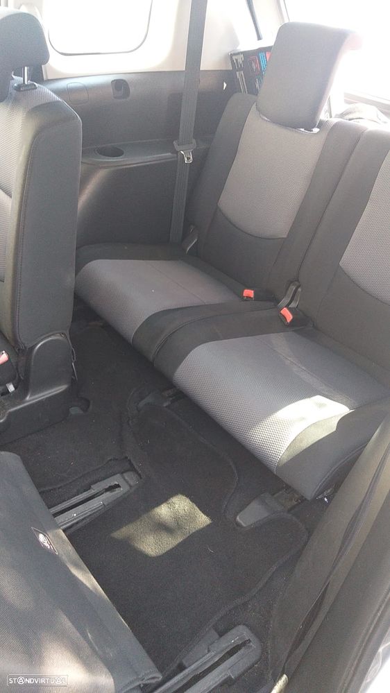 Mazda 5 MZR-CD 2.0 Comfort - 4