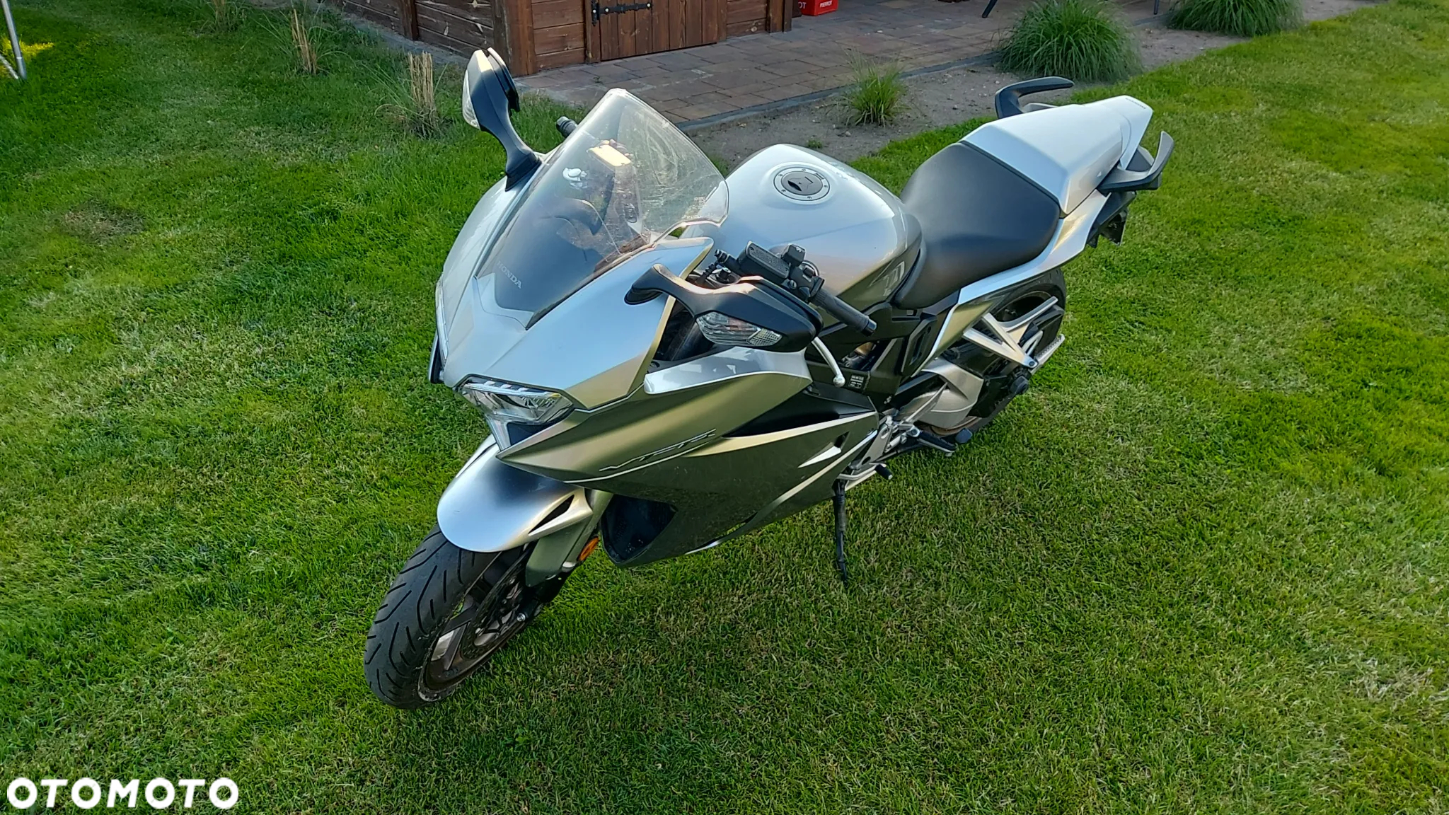 Honda VFR - 4
