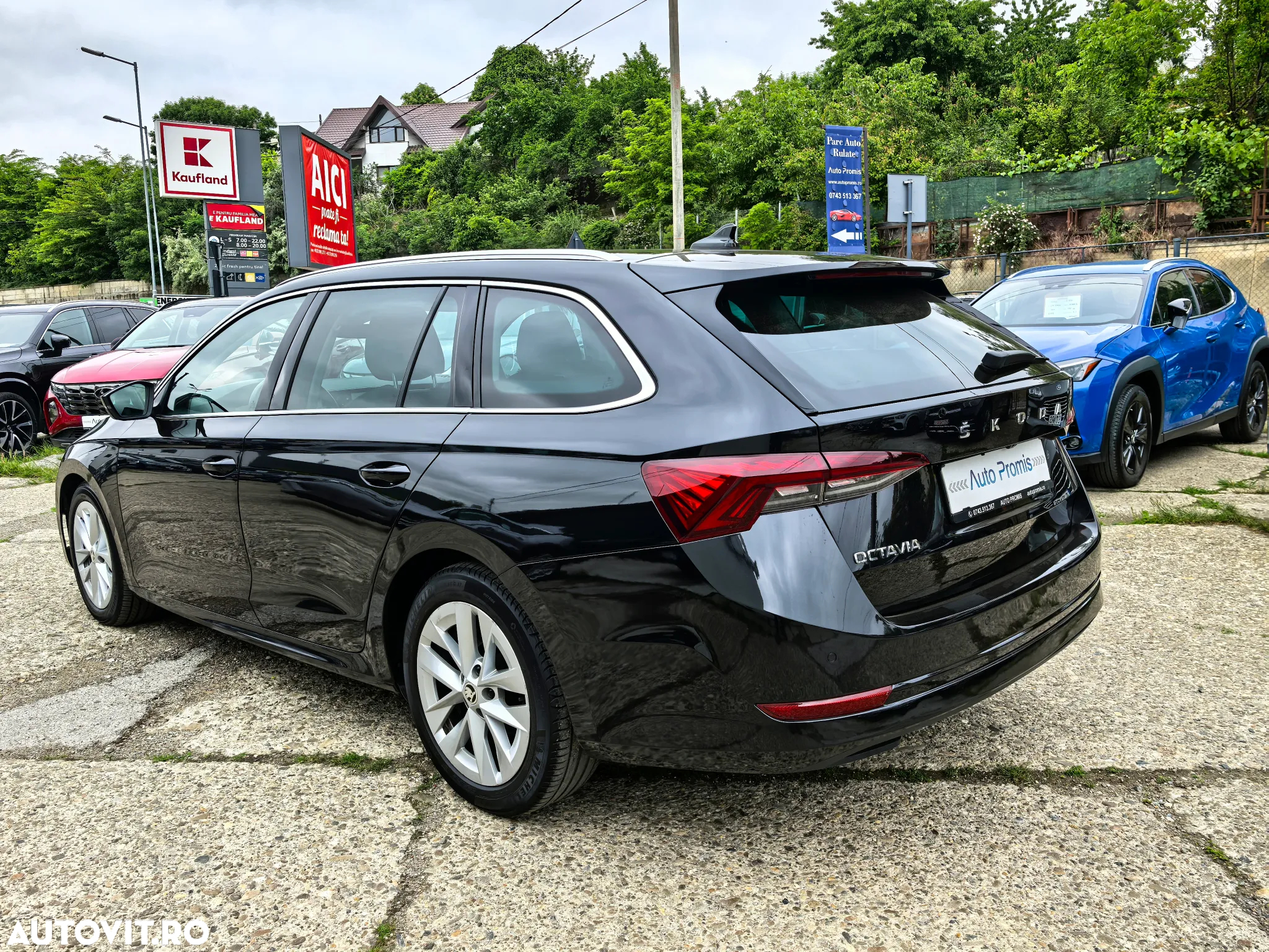 Skoda Octavia Combi 2.0 TDI DSG Style - 11