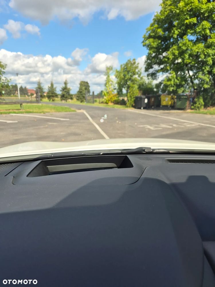 Nissan Qashqai 1.3 DIG-T MHEV Premiere Edition - 24