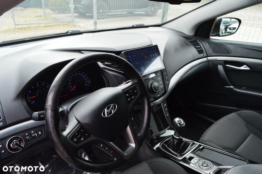 Hyundai i40 Kombi blue 1.6 Family+ - 25