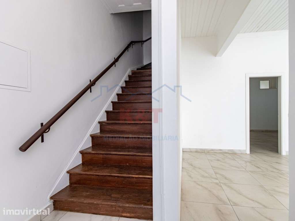 Moradia Bi-familiar T7 com garagem e jardim - Grande imagem: 5/60