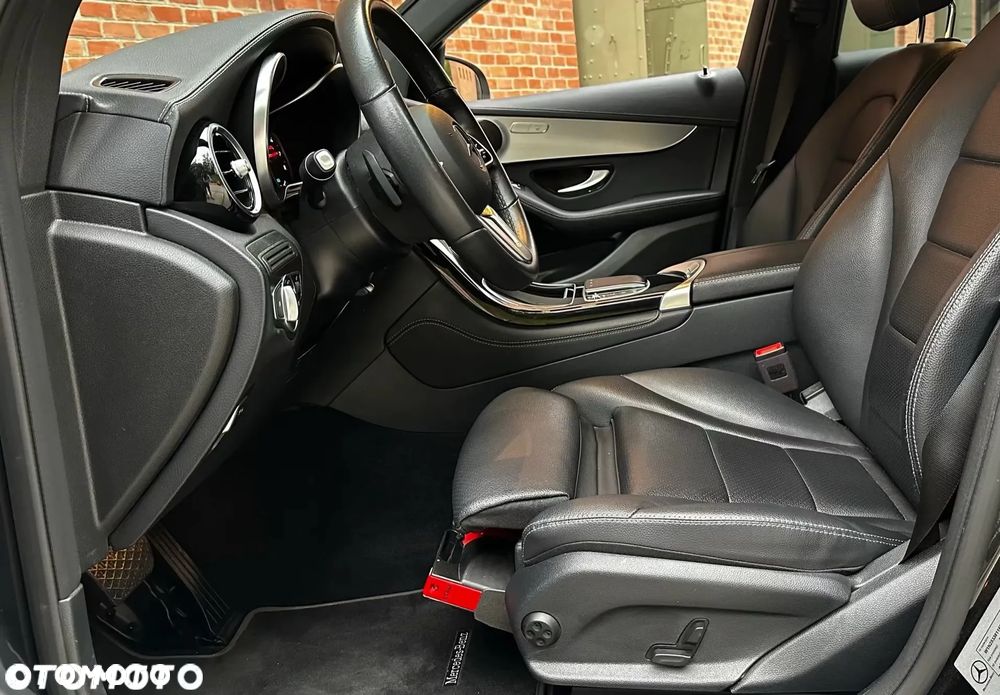 Mercedes-Benz GLC - 22