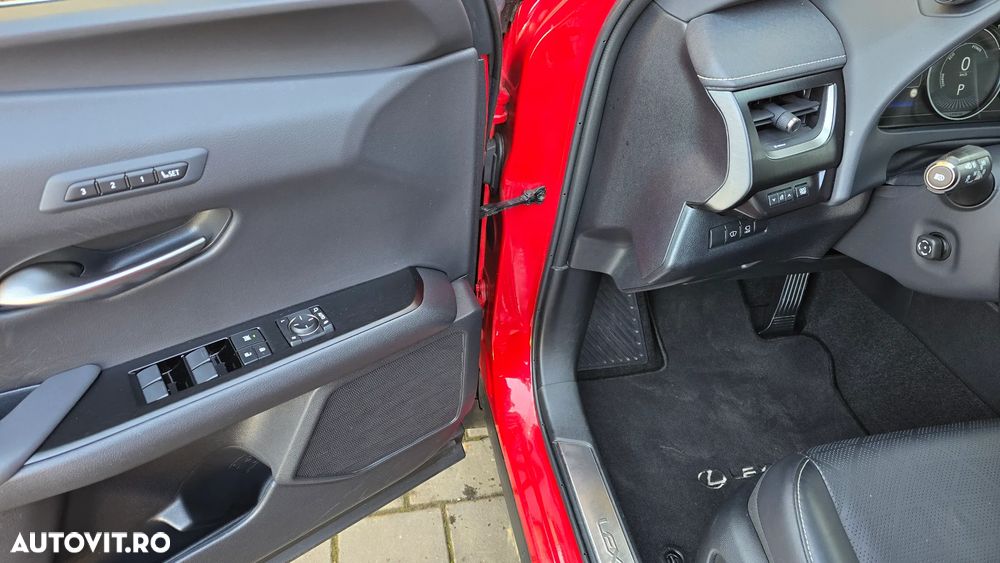 Lexus UX 250h 2.0L HEV 20H- (178 HP) 4X4 CVT Luxury - 18