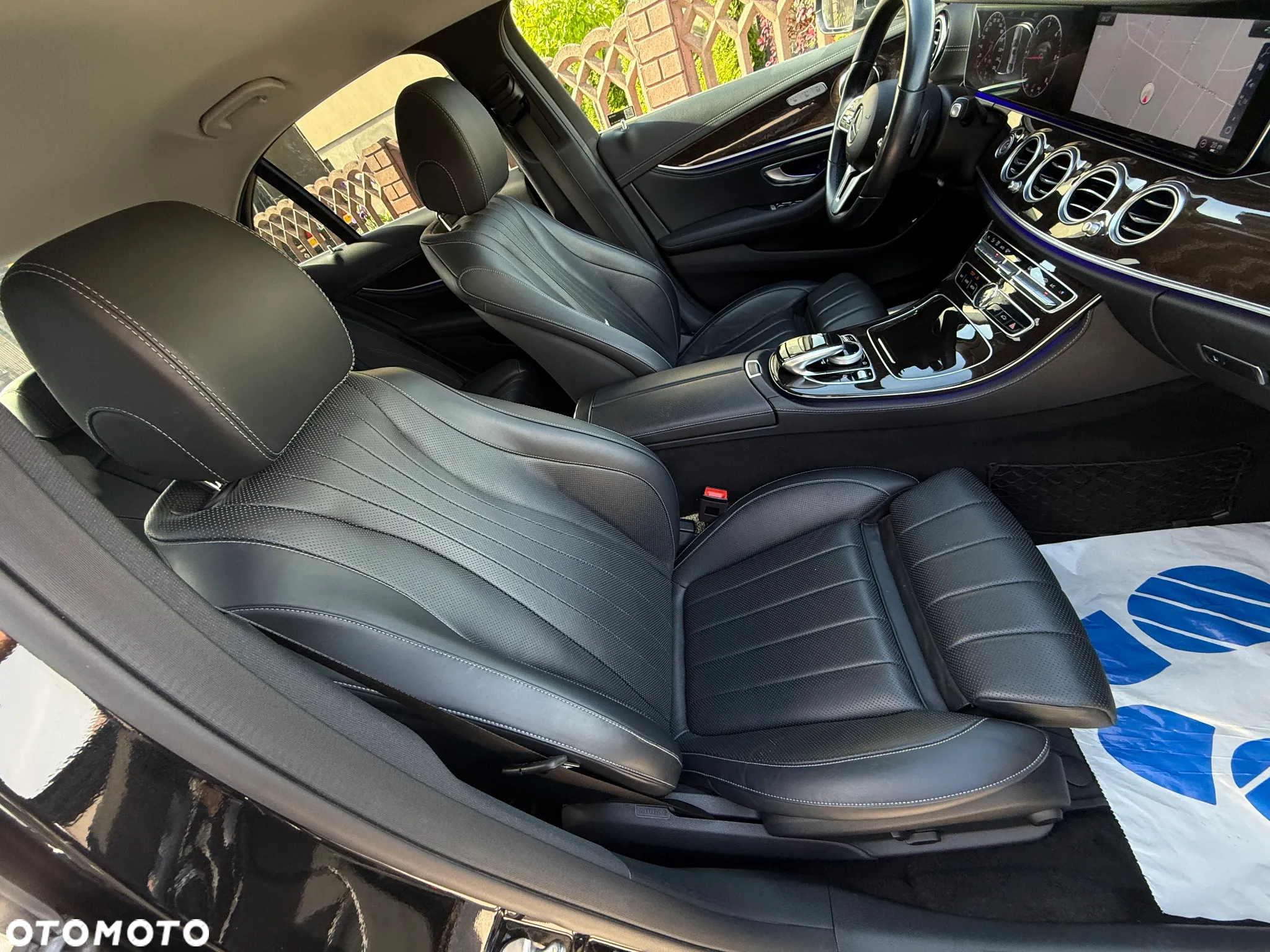 Mercedes-Benz Klasa E 220 d 4-Matic 9G-TRONIC - 12