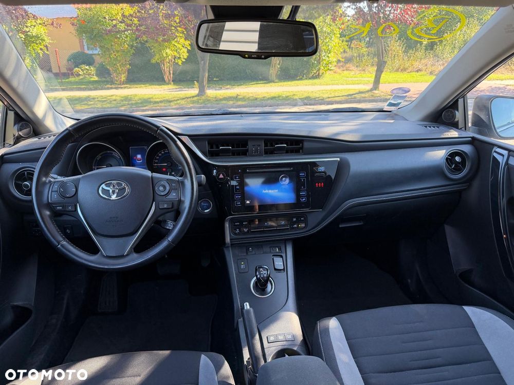 Toyota Auris - 13