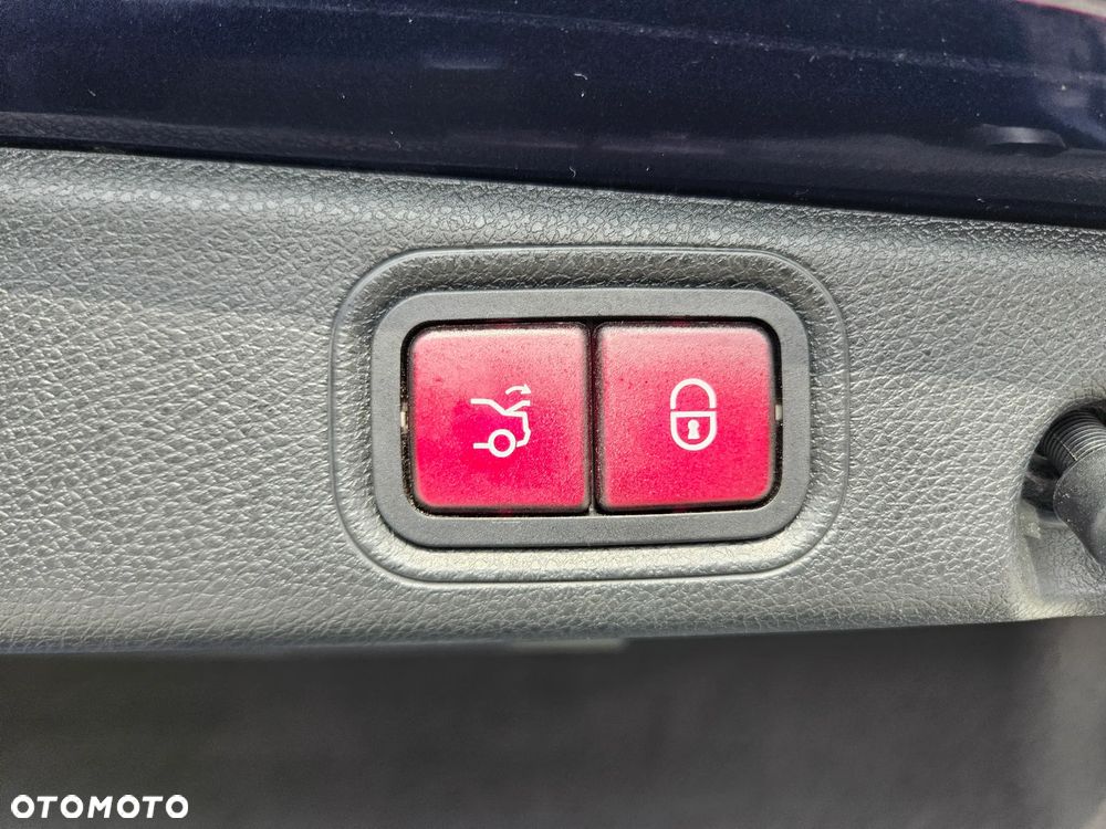 Mercedes-Benz Klasa E 220 d 4-Matic AMG - 29