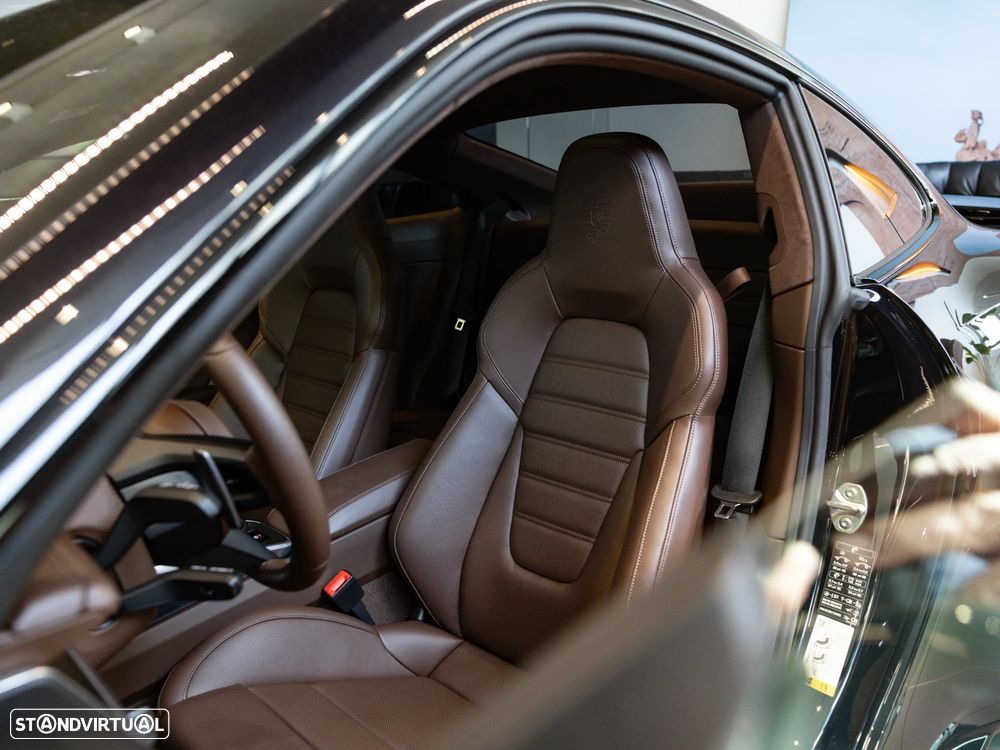 Porsche 911 (992) Turbo S PDK - 27