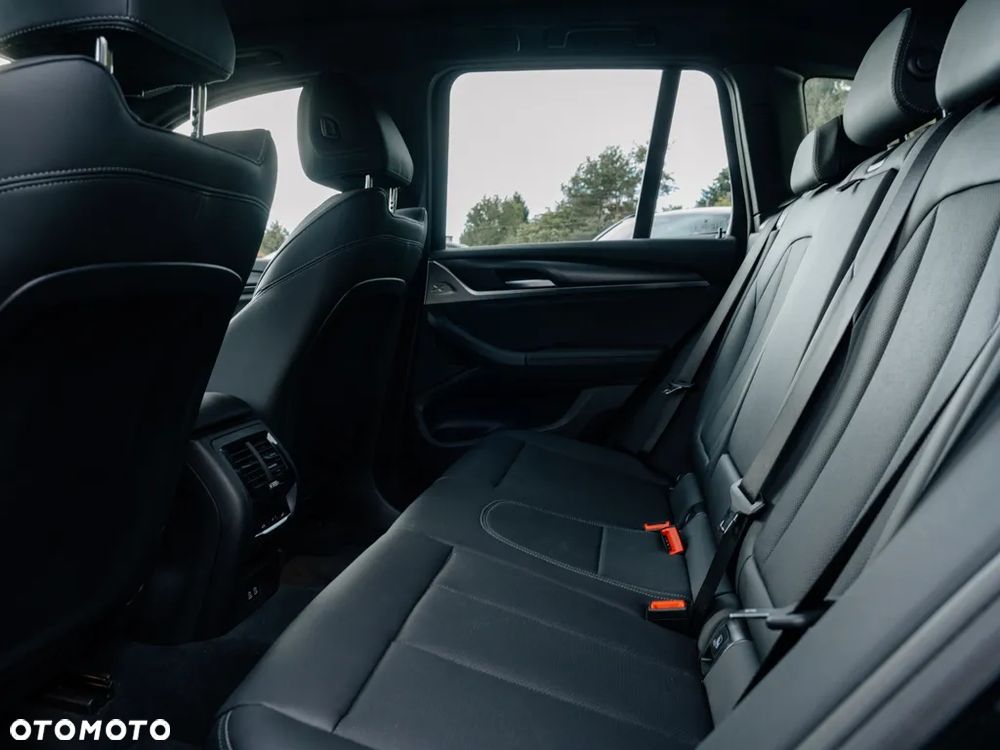 BMW X3 xDrive20i - 11