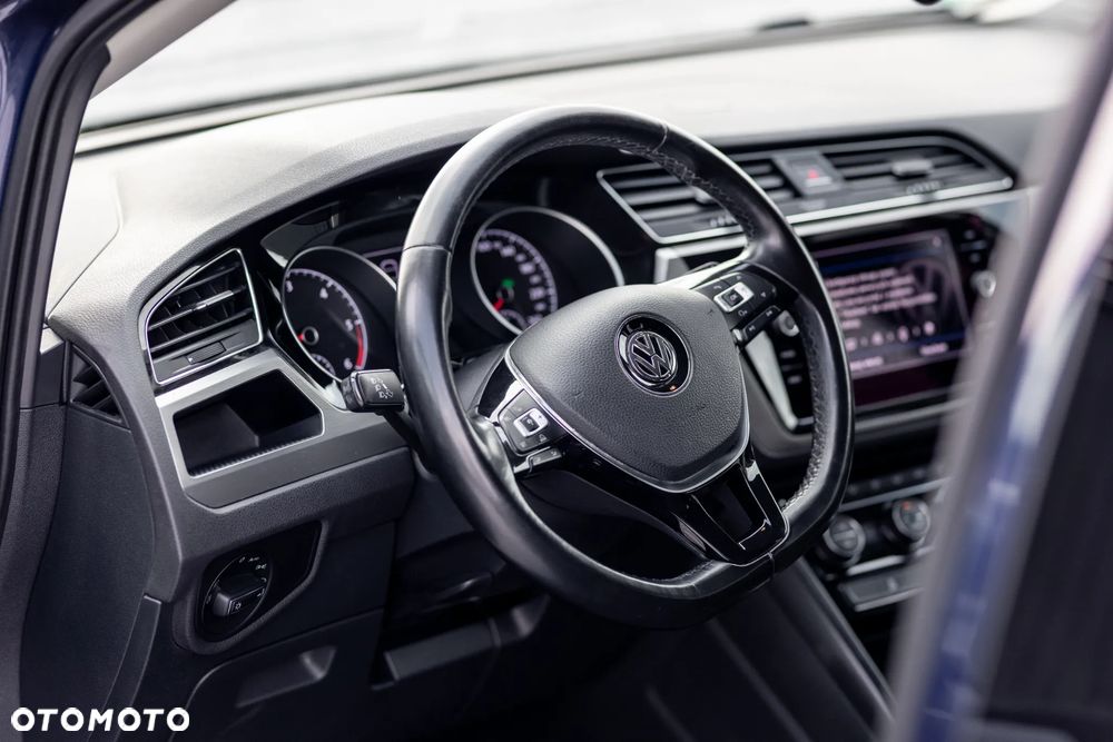 Volkswagen Touran 2.0 TDI SCR (BlueMotion Technology) DSG Comfortline - 24