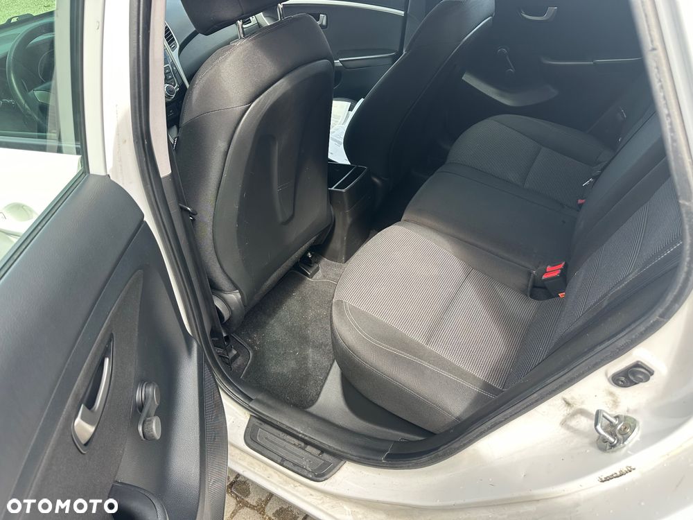 Hyundai i30 - 16