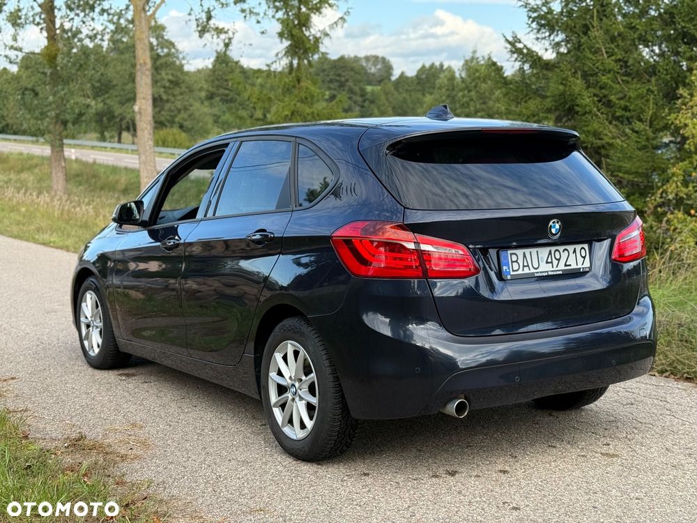 BMW Seria 2 216d - 6