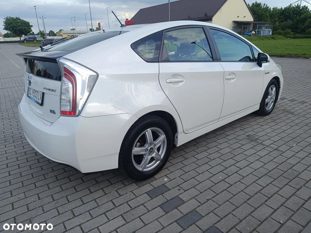 Toyota Prius 1.8 HSD Prestige - 6