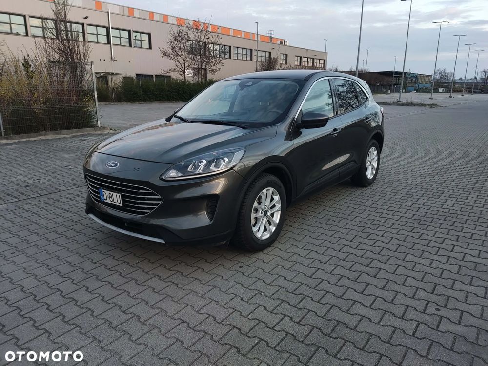 Ford Kuga - 1