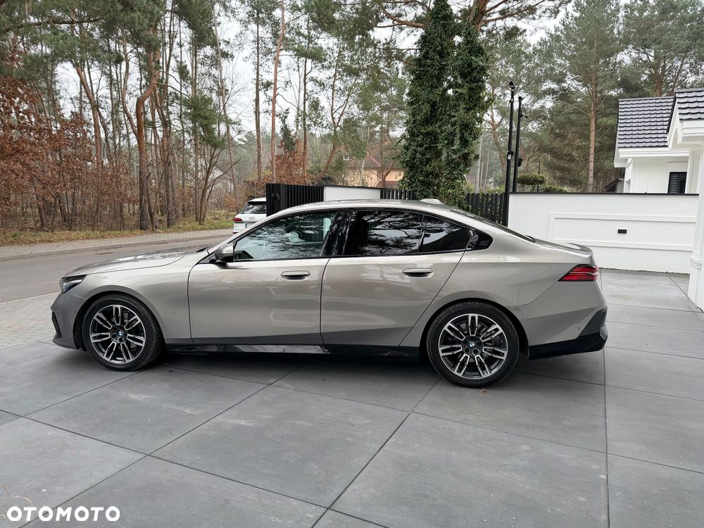 BMW Seria 5 520d xDrive mHEV - 6