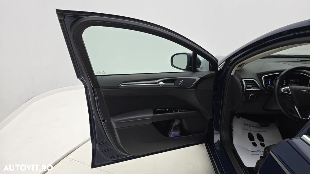 Ford Mondeo 2.0 HEV Titanium - 10