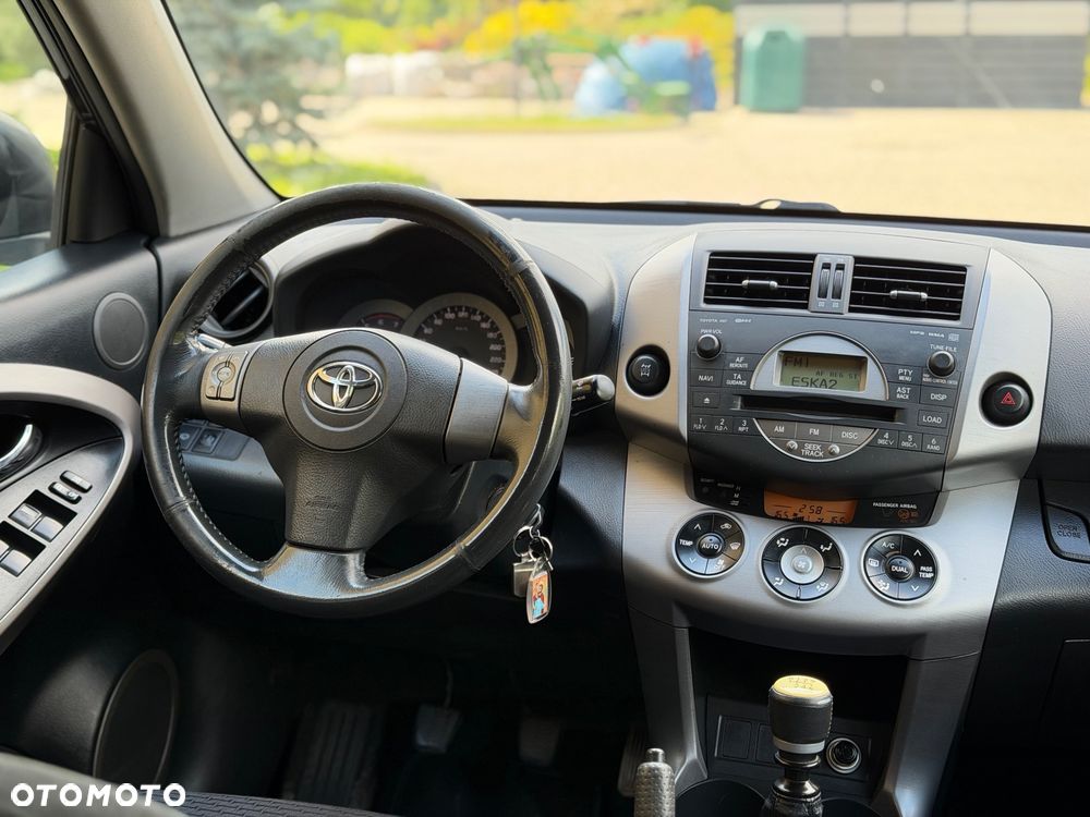 Toyota RAV4 2.2 D-4D Prestige - 22