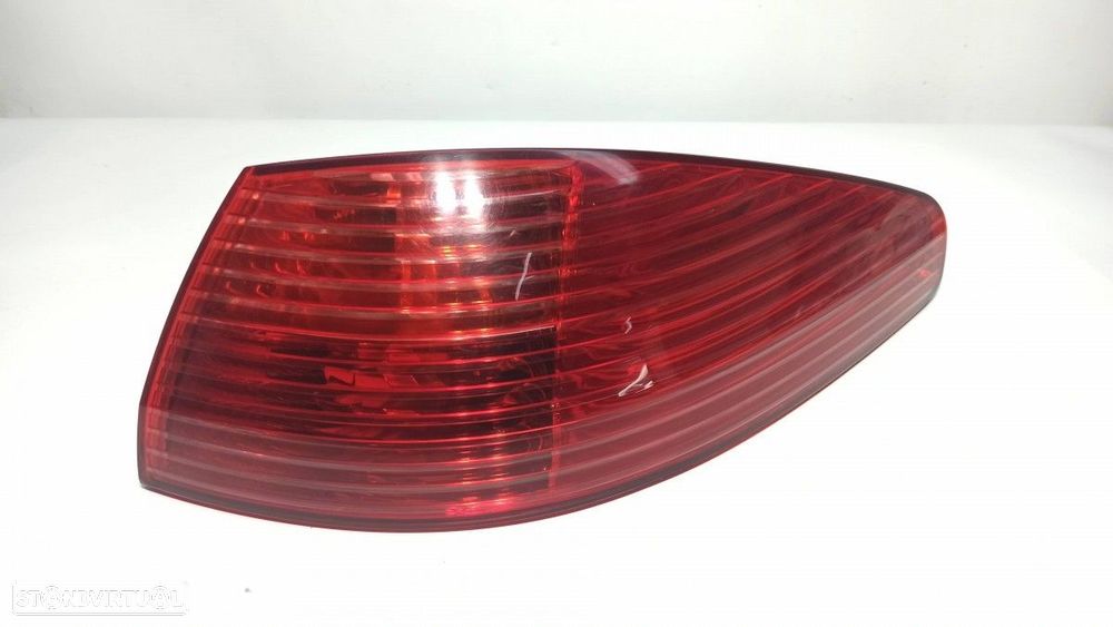 FAROLIM TRASEIRO DIREITO PEUGEOT 607 (S1) BáSICO - 2