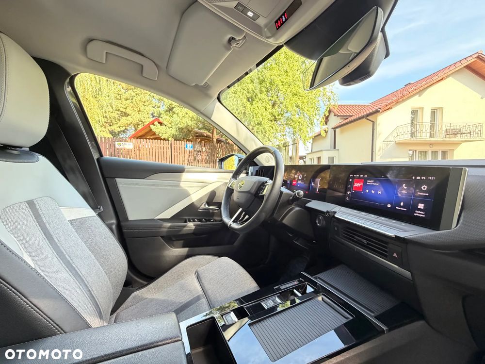 Opel Astra 1.2 T Elegance S&S - 30