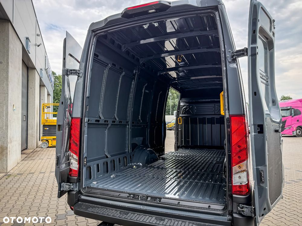 Iveco Daily 35S18HA8 V 3.0 Diesel 180KM AT8 ZF8 L4H2 - 26
