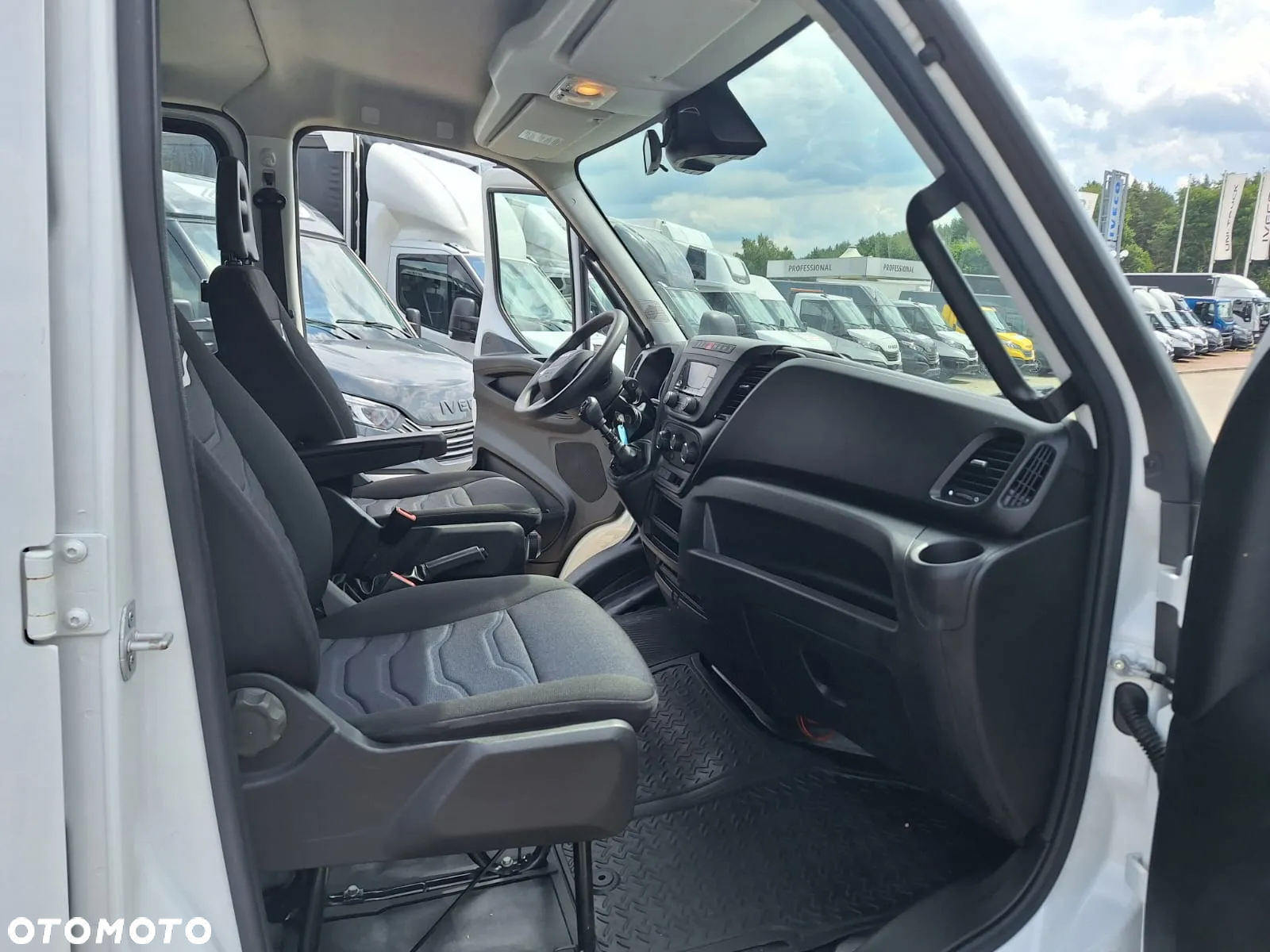 Iveco 35C16 3.0L Wywrotka Doka - 14