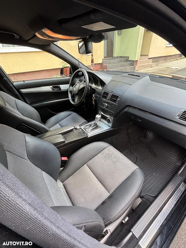 Mercedes-Benz C - 8