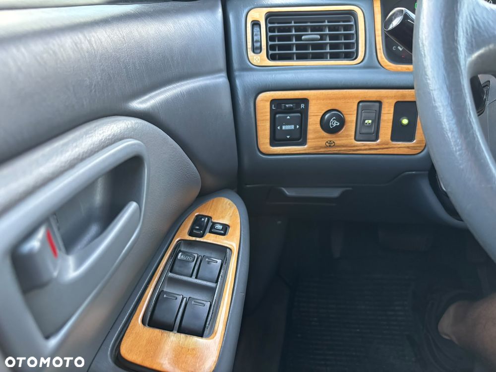 Toyota Camry - 20