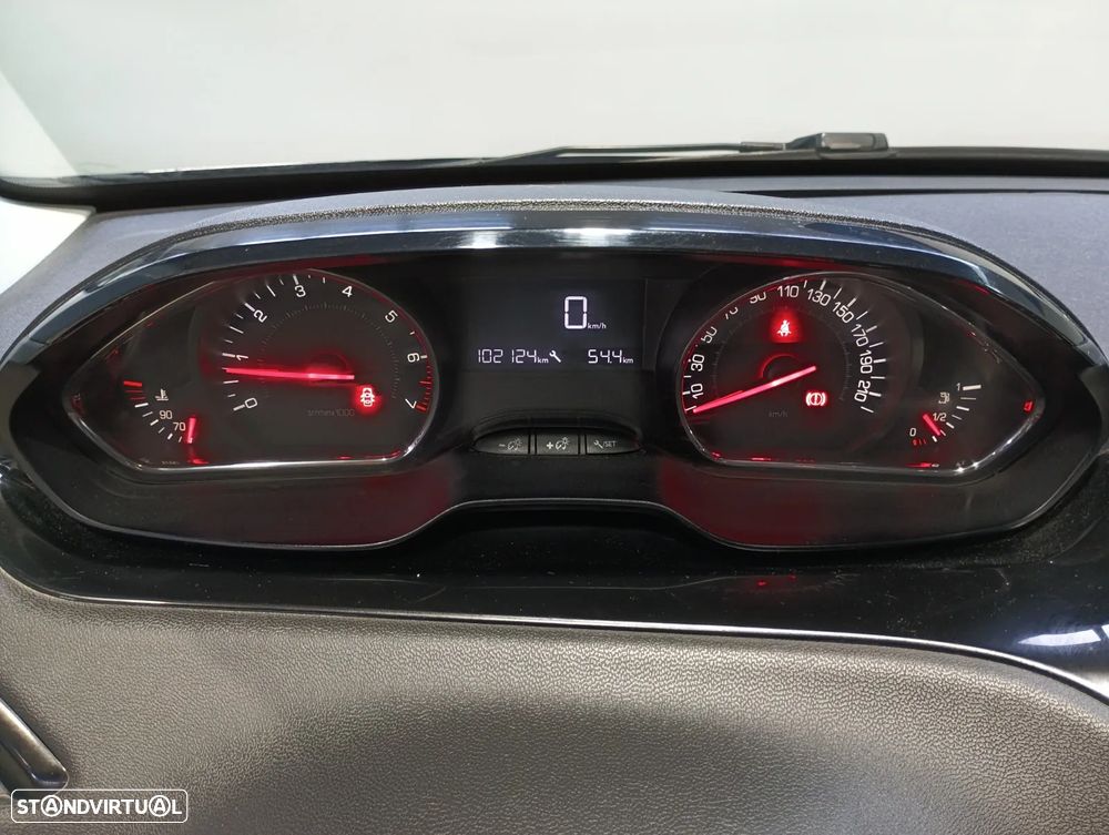 Peugeot 208 1.2 PureTech Style - 11