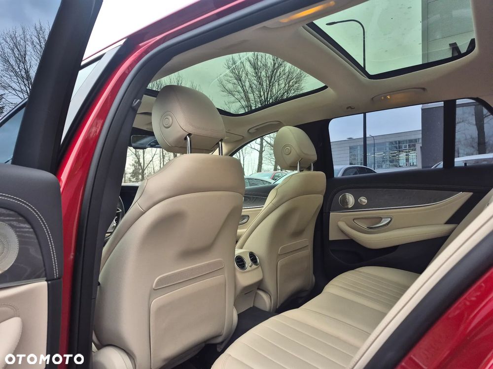 Mercedes-Benz Klasa E 220 d 4-Matic AMG - 21