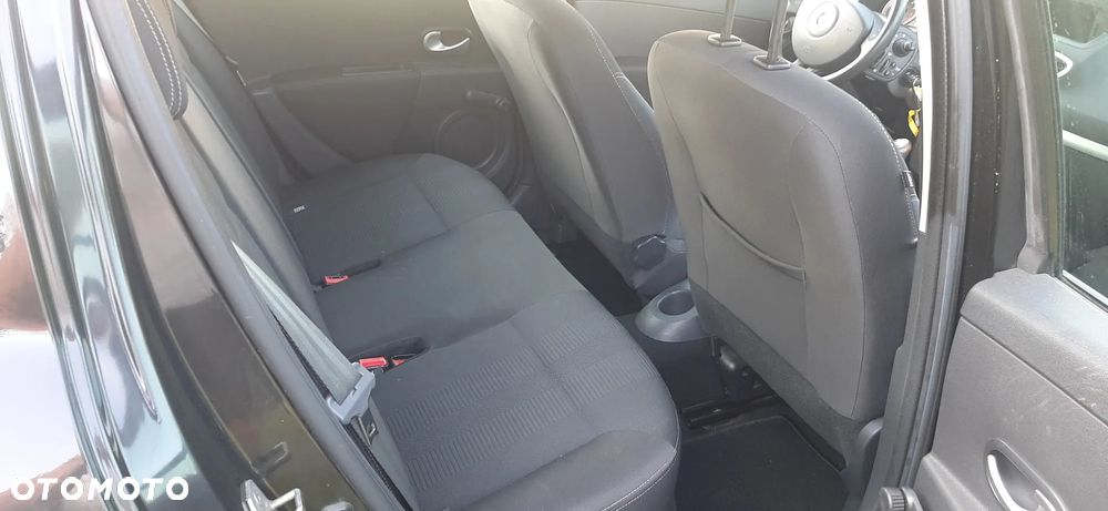 Renault Clio 1.2 16V 75 TomTom Edition - 28