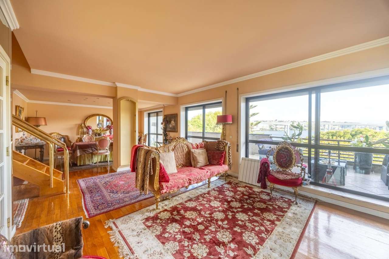 Duplex T5 | Rio Douro | Campanhã | Suite 42m2 | 4 Varandas | 3 Lugares - Grande imagem: 3/46