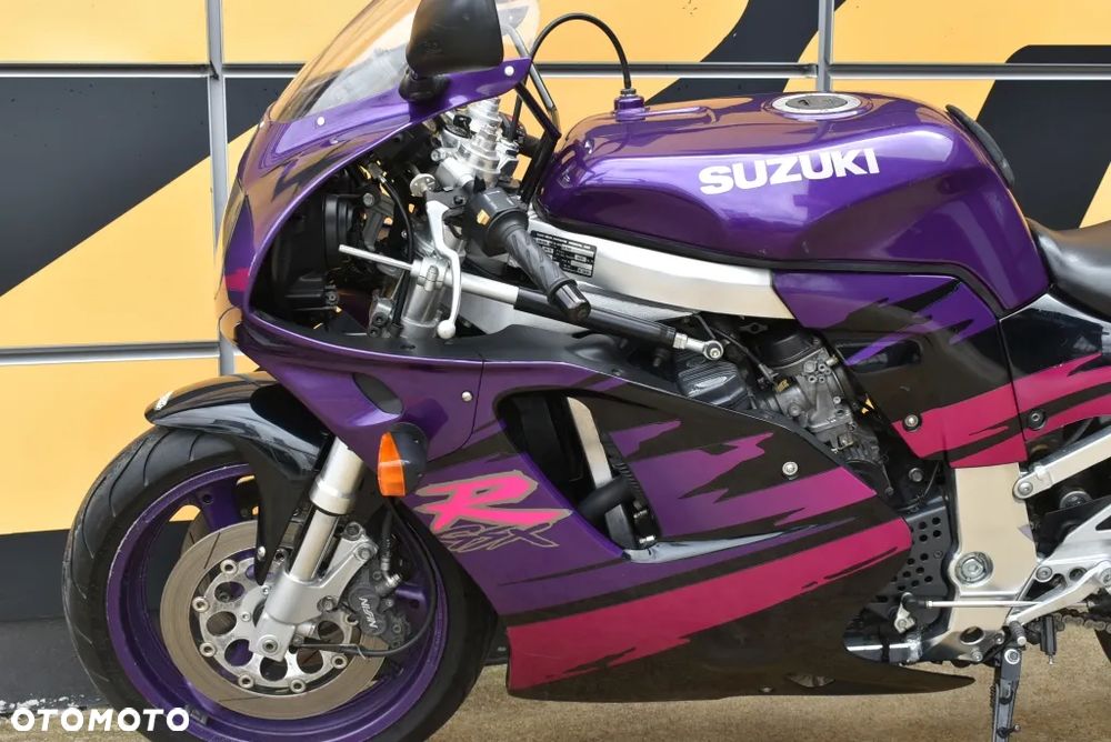 Suzuki GSX-R - 10