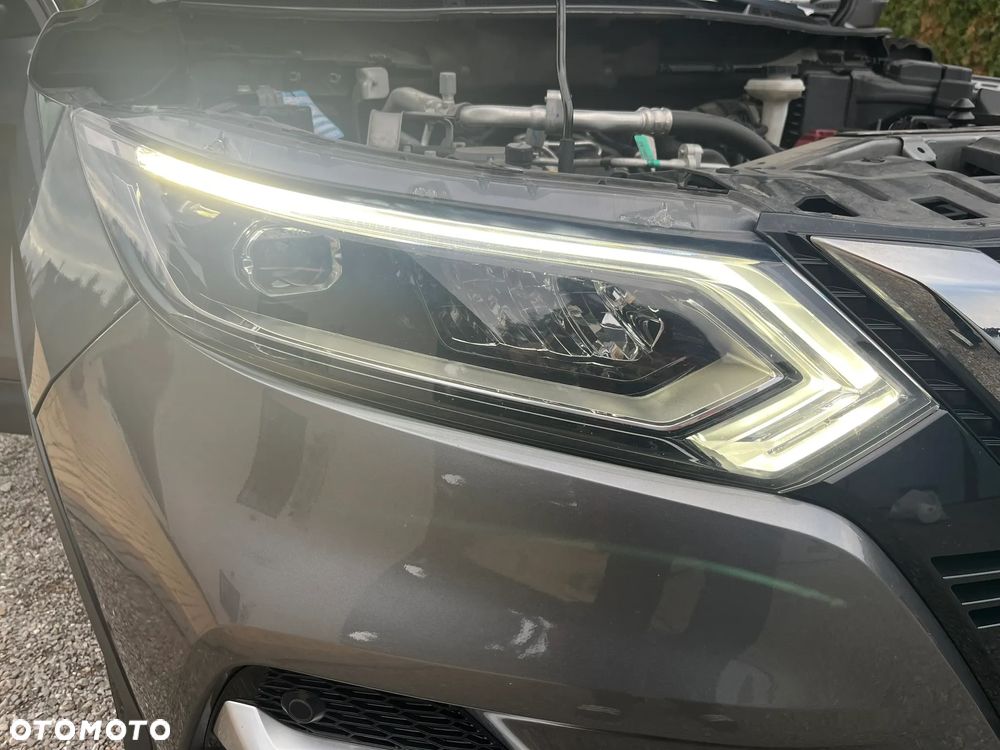 Nissan Qashqai 1.3 DIG-T TEKNA - 28