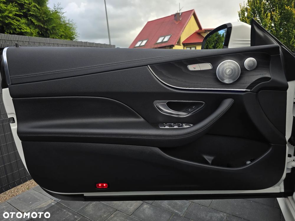 Mercedes-Benz Klasa E 300 9G-TRONIC - 16